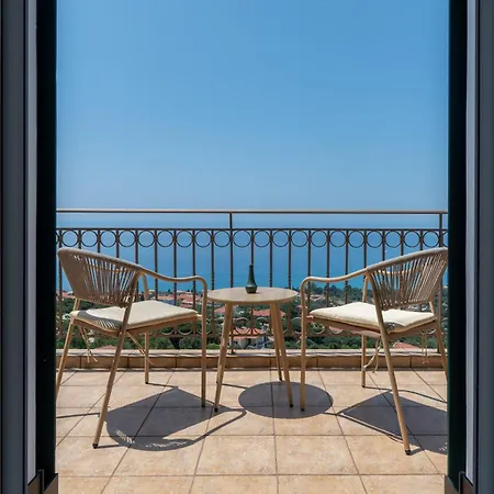 Trithea In Villa *