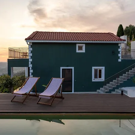 Trithea In Villa
